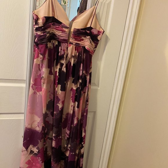 Formal Dress - Picture 2 of 6